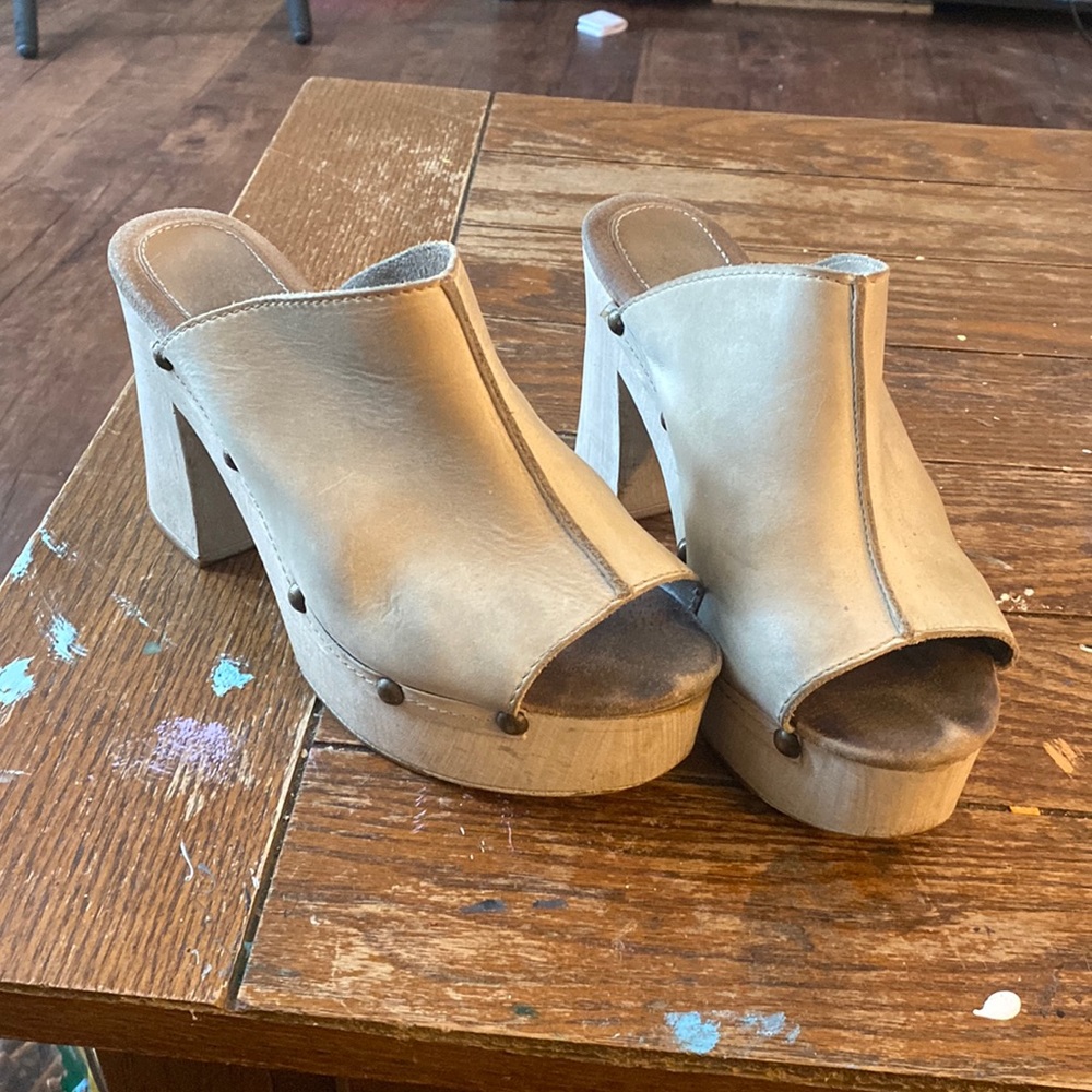 Women's Tan Mules & Clogs